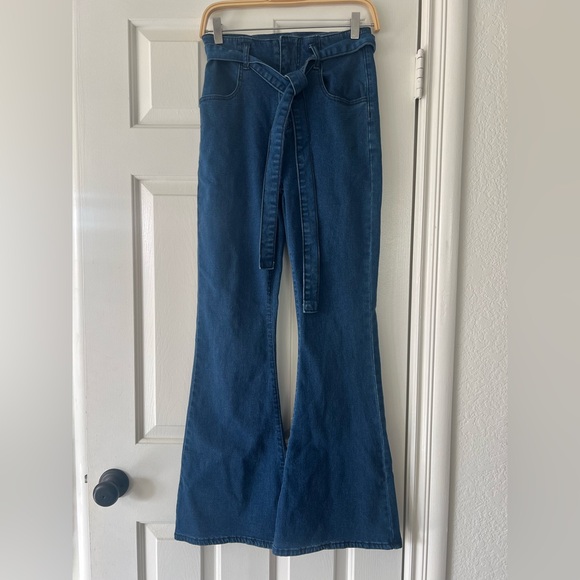 Shein Stretch Blue Flared Wide-Leg Bell Bottom High Waisted Belted Denim Jeans 4 - Picture 4 of 4